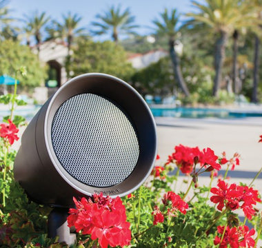 El Sonido También Se Vive Afuera: Soluciones de Audio Outdoor para Transformar Tu Jardín, Terraza o Alberca