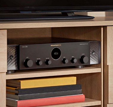 Cinco-amplificadores-de-Marantz-que-consentirán-tus-oídos-y-alegrarán-tus-terapias-musicales BUGAVI